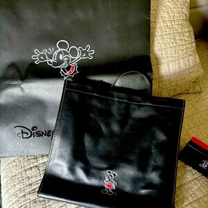 Disney x Coach - first release genuine leather medium tote 👜 Mickey